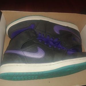 Retro 1s size 9.5 Foams size 11.5